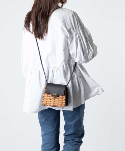 The Bagmati（ザバグマティ）の「BAGMATI LEATHER COMBINATION MINI BASKET SHOULDERBAG バグマティ レザー使い　ミニかごバッグ　ショルダー（ショルダーバッグ・レディース・オフホワイト/ブラック・FREE）」の3枚目の写真