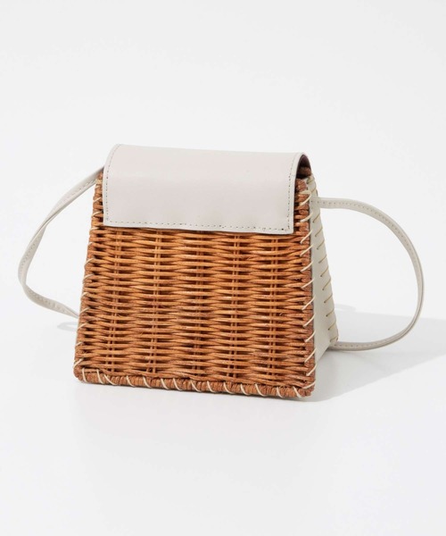 The Bagmati（ザバグマティ）の「BAGMATI LEATHER COMBINATION MINI BASKET SHOULDERBAG バグマティ レザー使い　ミニかごバッグ　ショルダー（ショルダーバッグ・レディース・オフホワイト/ブラック・FREE）」の7枚目の写真