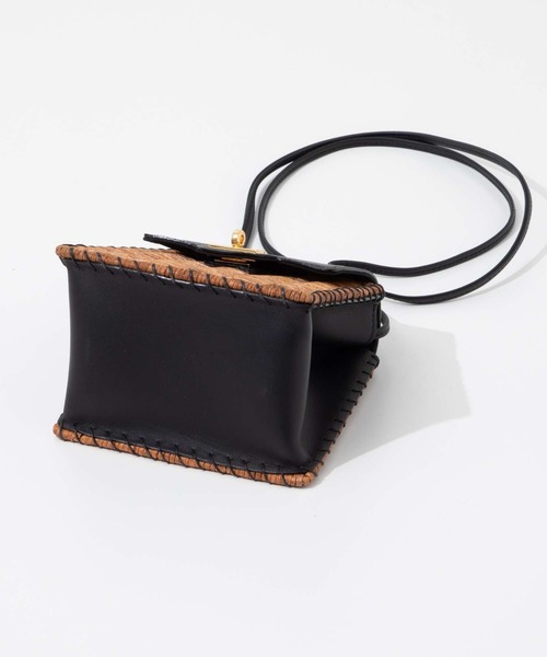 The Bagmati（ザバグマティ）の「BAGMATI LEATHER COMBINATION MINI BASKET SHOULDERBAG バグマティ レザー使い　ミニかごバッグ　ショルダー（ショルダーバッグ・レディース・オフホワイト/ブラック・FREE）」の12枚目の写真