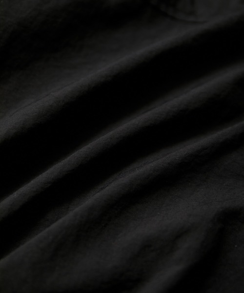 VIS（ビス）の「Vネックボリュームギャザーブルゾン【UVケア・撥水】（ブルゾン・レディース・ブラック/キナリ/イエロー・FREE）」の6枚目の写真