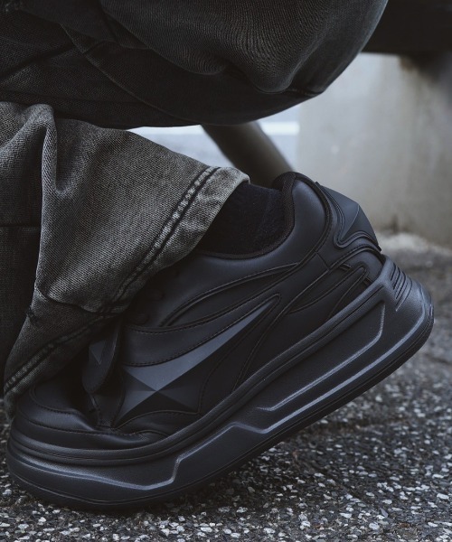 ROYAL FLASH（ロイヤルフラッシュ）の「1807/イチハチゼロナナ/Star Sneakers　Low/02002（スニーカー・レディース・ホワイト/ブラック/イエロー・44/39/41/42/43/36/37/45/38）」の15枚目の写真