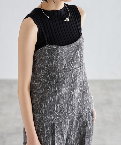 each（イーチ）の「【セットアップ可能】ツイードキャミビスチェ（キャミソール・レディース・アイボリー/グレイッシュベージュ/ブラック・FREE）」の9枚目の写真