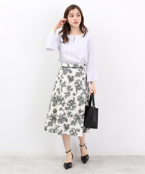 index(インデックス)の「◆バイカラーフレアスリーブブラウス【防シワ/洗濯機洗い可】(シャツ/ブラウス・レディース・ホワイト系7/パープル系1/ネイビー系4・40/38/42/36)」の6枚目の写真