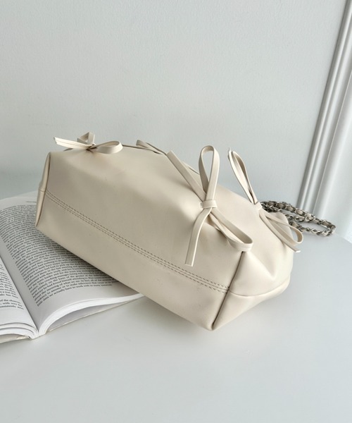 Loueme（ルエム）の「【6色展開】メニーリボンチェーンショルダーバッグ（ハンドバッグ・レディース・シルバー/レッド/ライラック/ライトブルー/ブラック/アイボリー・FREE）」の9枚目の写真