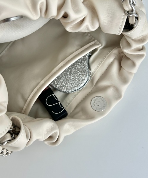 Loueme（ルエム）の「【6色展開】メニーリボンチェーンショルダーバッグ（ハンドバッグ・レディース・シルバー/レッド/ライラック/ライトブルー/ブラック/アイボリー・FREE）」の12枚目の写真