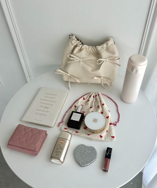 Loueme（ルエム）の「【6色展開】メニーリボンチェーンショルダーバッグ（ハンドバッグ・レディース・シルバー/レッド/ライラック/ライトブルー/ブラック/アイボリー・FREE）」の14枚目の写真