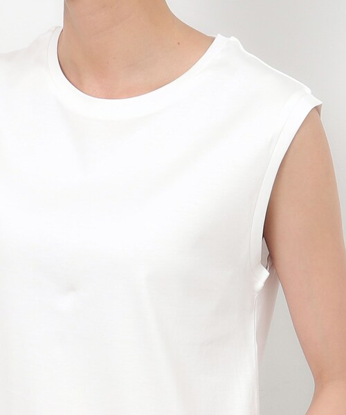 OPAQUE.CLIP（オペークドットクリップ）の「◆UV ベーシックノースリーブ／シルキースーピマ【接触冷感/洗濯機洗い可】（Tシャツ/カットソー・レディース・チャコールグレー/ホワイト/ブラック・36/38/40/42）」の5枚目の写真