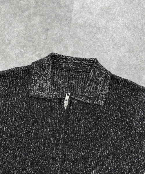 LVEU.(ラブユ.)の「【LVEU.】ダブルジップラメニットトップス / トップス カットソー リブ ラメ 半袖 ジップ ファスナー ダブルジップ 襟付き カーディガン 羽織り Wジップ ショート コンパクト クロップド ブラック グレー ブルー(カーディガン/ボレロ・レディース・ブラック/グレー/ブルー・FREE)」の6枚目の写真