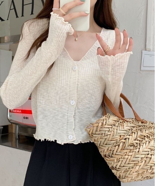 gossip!ロサンゼルス(ゴシップロサンゼルス)の「【冷房対策】ウェーブ UVカットウェアフリルVネック細リブショート丈薄手透け感ニットカーディガン レディース(カーディガン/ボレロ・レディース・ホワイト/オフホワイト/ブルー/ブラック/グリーン・FREE)」の10枚目の写真