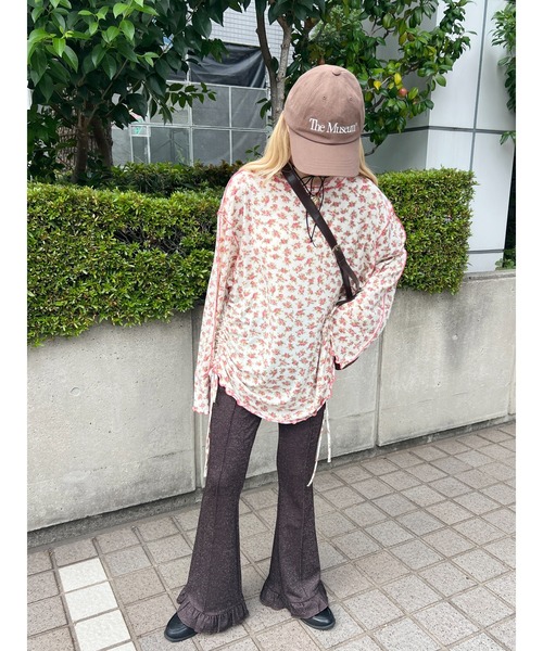 WC(ダブル シー)の「花柄メロウトップス(Tシャツ/カットソー・レディース・ブルー/アイボリー・FREE)」の3枚目の写真