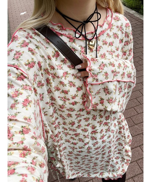 WC(ダブル シー)の「花柄メロウトップス(Tシャツ/カットソー・レディース・ブルー/アイボリー・FREE)」の9枚目の写真