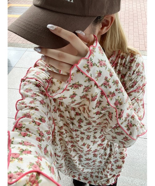 WC(ダブル シー)の「花柄メロウトップス(Tシャツ/カットソー・レディース・ブルー/アイボリー・FREE)」の10枚目の写真