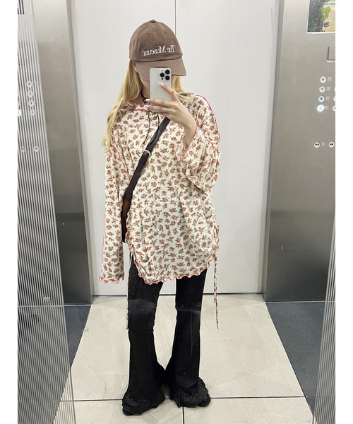 WC(ダブル シー)の「花柄メロウトップス(Tシャツ/カットソー・レディース・ブルー/アイボリー・FREE)」の11枚目の写真