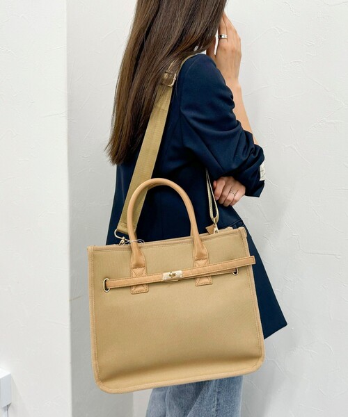 fredy emue（フレディエミュ）の「スポンジクロステープショルダートートバック（トートバッグ・レディース・ブラック/ベージュ・FREE）」の4枚目の写真