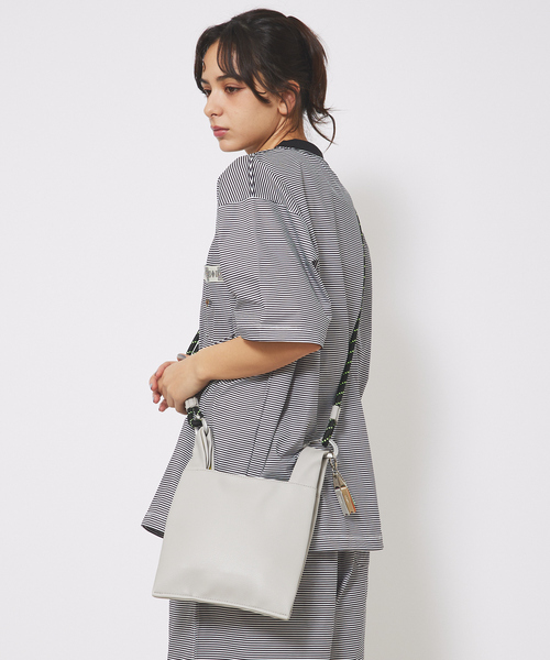 ABAHOUSE（アバハウス）の「【 cheek/チーク】code 2way shoulder チークコード2WAYショルダー（ショルダーバッグ・メンズ・アイボリー/グリーン/ブルー/ブラック・フリー）」の2枚目の写真