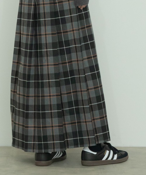 HEILIS（ヘイリス）の「チェックプリーツロングスカート（スカート・レディース・ブラック/ブラウン・FREE）」の13枚目の写真