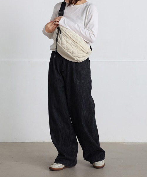 ALTROSE(アルトローズ)の「【500mlペットボトル収納可】ボディバッグ キルト キルティング タム(ボディバッグ/ウエストポーチ・レディース・グレー/シルバー/アイボリー/カーキ/ブラック・FREE)」の16枚目の写真