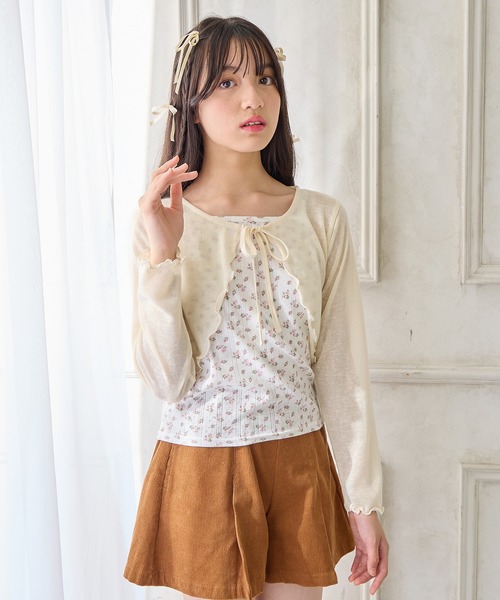 Amourire girl(アムリールガール)の「花柄キャミソール&カーディガン(カーディガン/ボレロ・キッズ・オフホワイト/サックスブルー・140cm/150cm/160cm)」の3枚目の写真