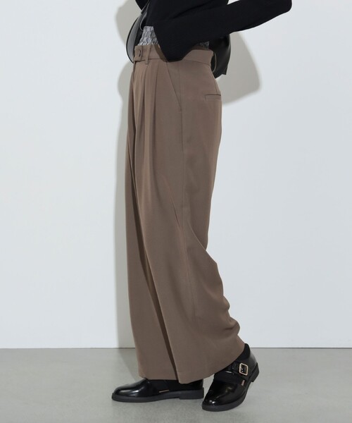 BEAMS HEART（ビームスハート）の「ウエスト レイヤード タックパンツ（スラックス・レディース・ブラウン/チャコールグレー・FREE）」の12枚目の写真