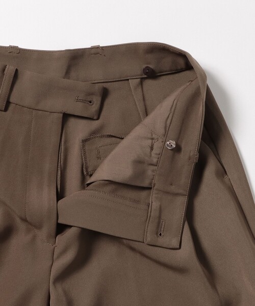 BEAMS HEART（ビームスハート）の「ウエスト レイヤード タックパンツ（スラックス・レディース・ブラウン/チャコールグレー・FREE）」の21枚目の写真