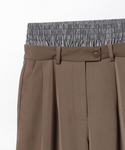 BEAMS HEART（ビームスハート）の「ウエスト レイヤード タックパンツ（スラックス・レディース・ブラウン/チャコールグレー・FREE）」の22枚目の写真