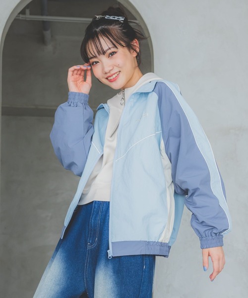 repipi armario（レピピ アルマリオ）の「カラーブロックブルゾン（ブルゾン・キッズ・アイボリー/ブラック/ブルー・MEDIUM/SMALL/LARGE）」の3枚目の写真