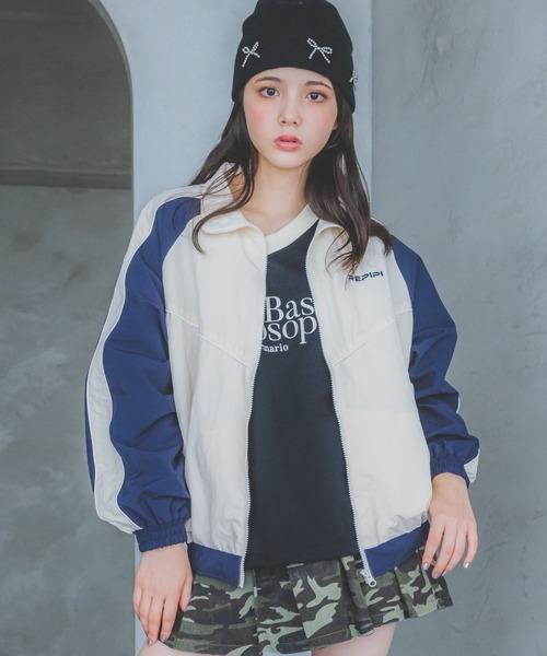 repipi armario（レピピ アルマリオ）の「カラーブロックブルゾン（ブルゾン・キッズ・アイボリー/ブラック/ブルー・MEDIUM/SMALL/LARGE）」の2枚目の写真