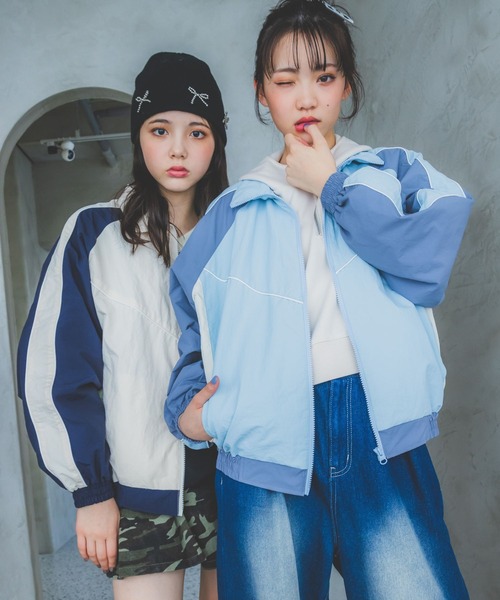 repipi armario（レピピ アルマリオ）の「カラーブロックブルゾン（ブルゾン・キッズ・アイボリー/ブラック/ブルー・MEDIUM/SMALL/LARGE）」の8枚目の写真