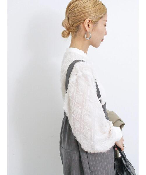 Samansa Mos2 blue（サマンサモスモスブルー）の「幾何学柄バンドカラーブラウス（シャツ/ブラウス・レディース・ブラック/シルバーグレー/オフホワイト・F）」の7枚目の写真