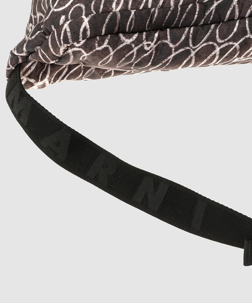 MARNI(マルニ)の「SCRIBBLE PRINTED / ボディバッグ(ボディバッグ/ウエストポーチ・メンズ・ブラック系その他・ONE SIZE)」の7枚目の写真