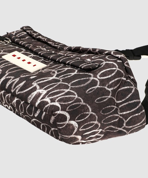 MARNI(マルニ)の「SCRIBBLE PRINTED / ボディバッグ(ボディバッグ/ウエストポーチ・メンズ・ブラック系その他・ONE SIZE)」の9枚目の写真