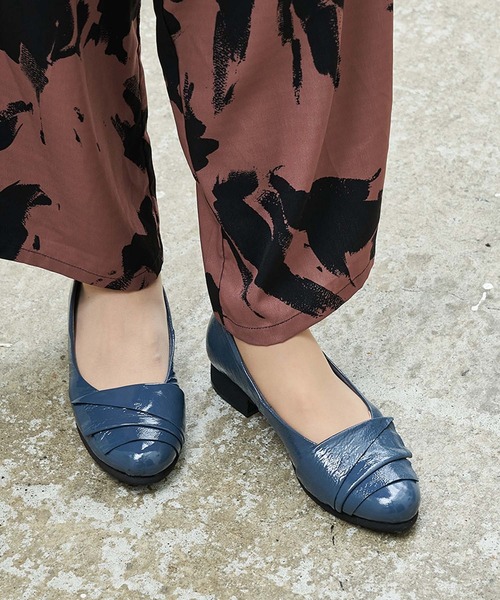 D'ICI(ディッシィ)の「ドレープカッターパンプス(パンプス・レディース・タイガーカモ/ブルー系その他3/ブラック・23.5cm/23cm/22.5cm/22cm/24.5cm/24cm)」の3枚目の写真