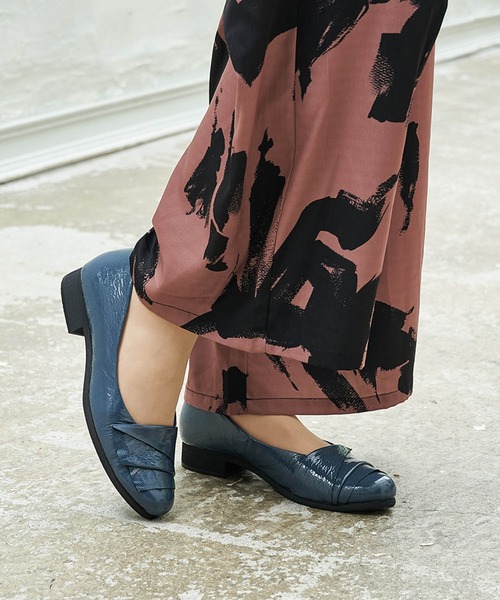 D'ICI(ディッシィ)の「ドレープカッターパンプス(パンプス・レディース・タイガーカモ/ブルー系その他3/ブラック・23.5cm/23cm/22.5cm/22cm/24.5cm/24cm)」の19枚目の写真