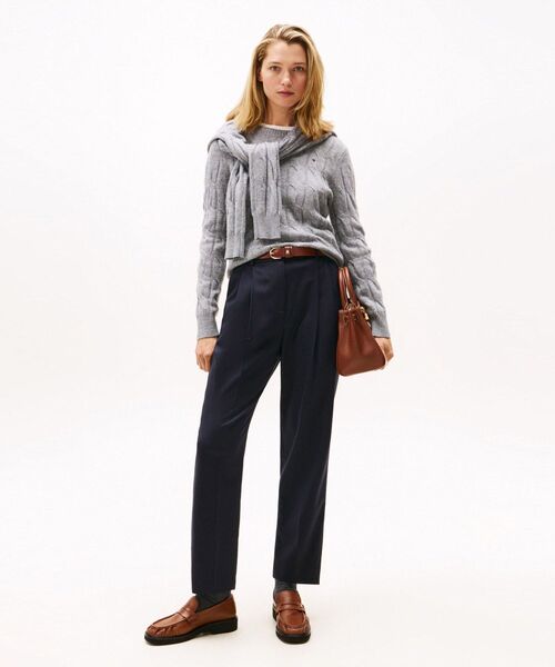 TOMMY HILFIGER（トミーヒルフィガー）の「ソフトウールケーブルクルーネックセーター（ニット/セーター・レディース・ネイビー/ベージュ/ホワイト/グレー/ライトブルー/パープル系その他2/ベージュ系その他4/グレー系2/ネイビー系1・SMALL/XX-SMALL/X-SMALL）」の11枚目の写真