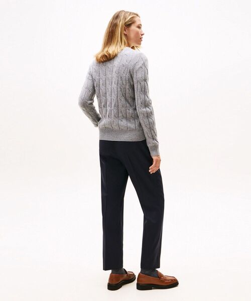 TOMMY HILFIGER（トミーヒルフィガー）の「ソフトウールケーブルクルーネックセーター（ニット/セーター・レディース・ネイビー/ベージュ/ホワイト/グレー/ライトブルー/パープル系その他2/ベージュ系その他4/グレー系2/ネイビー系1・SMALL/XX-SMALL/X-SMALL）」の12枚目の写真