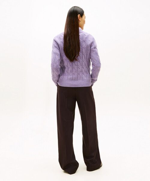 TOMMY HILFIGER（トミーヒルフィガー）の「ソフトウールケーブルクルーネックセーター（ニット/セーター・レディース・ネイビー/ベージュ/ホワイト/グレー/ライトブルー/パープル系その他2/ベージュ系その他4/グレー系2/ネイビー系1・SMALL/XX-SMALL/X-SMALL）」の20枚目の写真