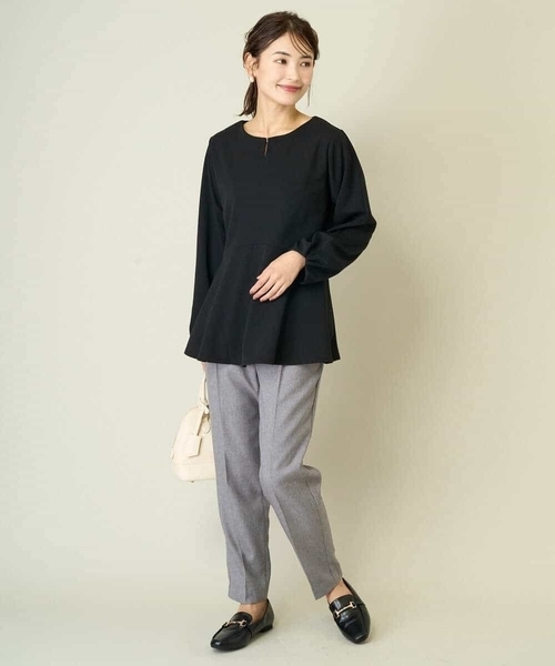 a.v.v（アーヴェヴェ）の「ニュアンスカーブペプラムトップス（Tシャツ/カットソー・レディース・ブラック/ベージュ・38/40/42/34/36）」の7枚目の写真