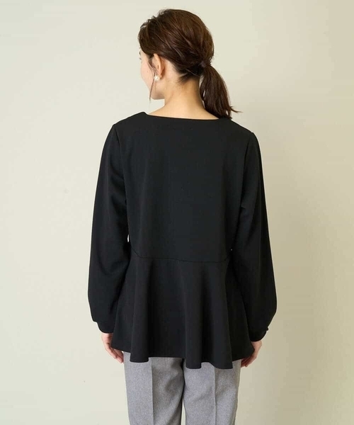 a.v.v（アーヴェヴェ）の「ニュアンスカーブペプラムトップス（Tシャツ/カットソー・レディース・ブラック/ベージュ・38/40/42/34/36）」の11枚目の写真