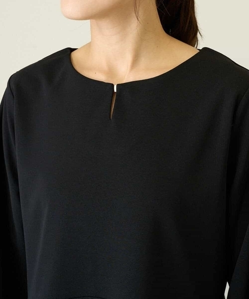 a.v.v（アーヴェヴェ）の「ニュアンスカーブペプラムトップス（Tシャツ/カットソー・レディース・ブラック/ベージュ・38/40/42/34/36）」の12枚目の写真