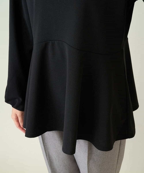 a.v.v（アーヴェヴェ）の「ニュアンスカーブペプラムトップス（Tシャツ/カットソー・レディース・ブラック/ベージュ・38/40/42/34/36）」の4枚目の写真