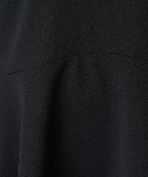 a.v.v（アーヴェヴェ）の「ニュアンスカーブペプラムトップス（Tシャツ/カットソー・レディース・ブラック/ベージュ・38/40/42/34/36）」の5枚目の写真