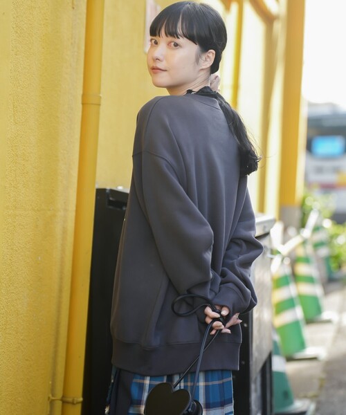 FREAK'S STORE(フリークスストア)の「エンブレム ビッグロゴスウェット(スウェット・レディース・グレー/ワイン/チャコール・フリ-)」の22枚目の写真