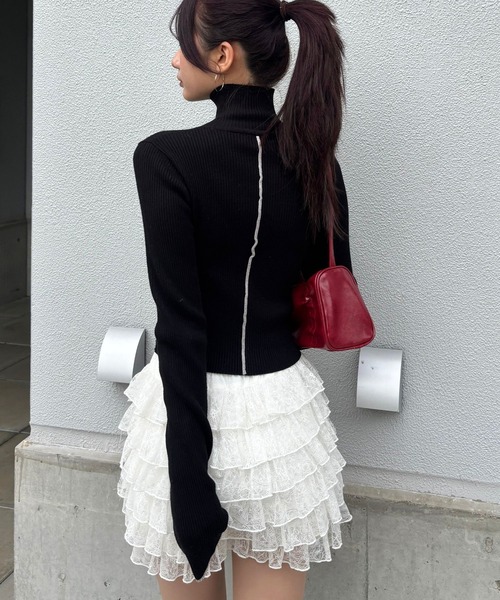 FOREVER 21(フォーエバー トゥエンティーワン)の「【2024FW】配色リブニットプルオーバー(ニット/セーター・レディース・ブラック/レッド/グレー・FREE)」の1枚目の写真