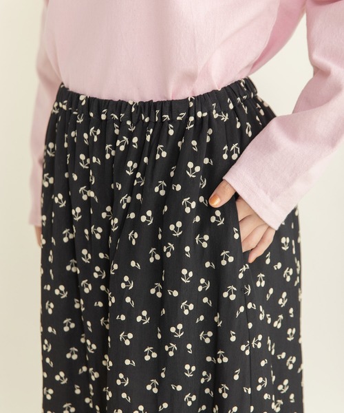 CHILD WOMAN（チャイルドウーマン）の「チェリー風通ジャガード 2段切替ギャザースカート（スカート・レディース・ブラック・FREE）」の19枚目の写真