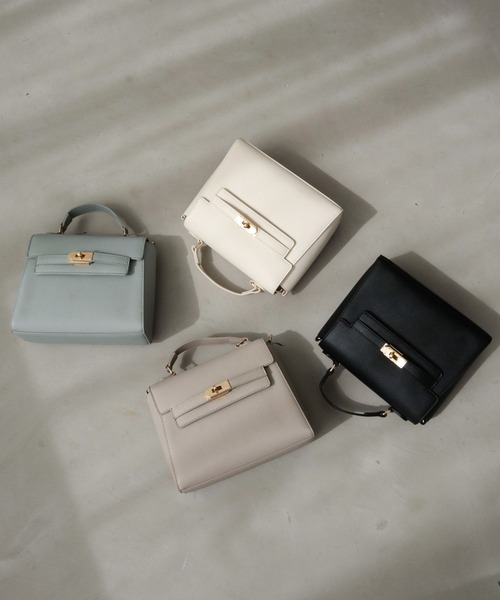 grove（グローブ）の「【雑誌掲載】カクシボフラップベルトショルダー【入卒対応可】（ショルダーバッグ・レディース・アイボリー/ブラック/サックスブルー/グレー・00）」の6枚目の写真