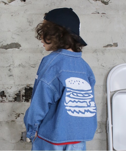 GROOVY COLORS(グルービーカラーズ)の「8oz Denim HAMBURGER Big Shirt(シャツ/ブラウス・キッズ・ブルー・140/130)」の4枚目の写真