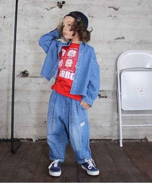 GROOVY COLORS(グルービーカラーズ)の「8oz Denim HAMBURGER Big Shirt(シャツ/ブラウス・キッズ・ブルー・140/130)」の5枚目の写真