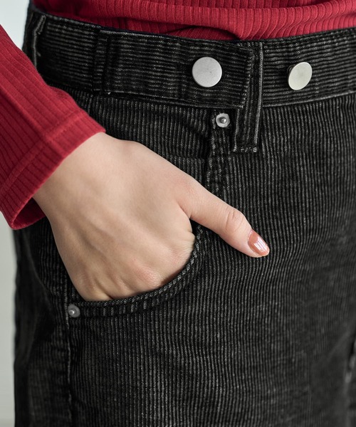 STYLE DELI(スタイルデリ)の「縞柄状ライトコーデュロイパンツ(その他パンツ・レディース・ブラック・LARGE/MEDIUM/SMALL)」の8枚目の写真