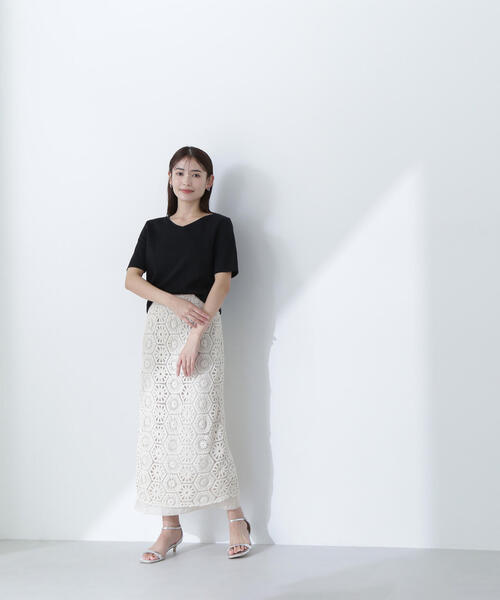 NATURAL BEAUTY BASIC（ナチュラルビューティーベーシック）の「◇ベーシックTシャツシリーズ Vネック（Tシャツ/カットソー・レディース・オフホワイト/グレー/ブラック・FREE）」の21枚目の写真