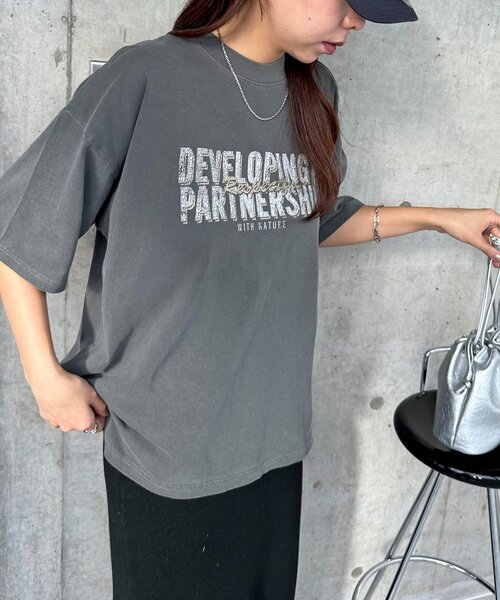 DISCOAT(ディスコート)の「【WEB限定】ピグメントアソートロゴTシャツ(Tシャツ/カットソー・レディース・チャコールグレー/グリーン/ベージュ・MEDIUM/SMALL)」の18枚目の写真